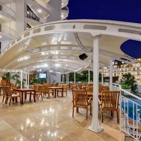 Prestige Grand & Aquapark 4* Golden Sands