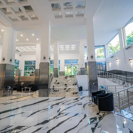 Prestige Grand & Aquapark 4* Golden Sands