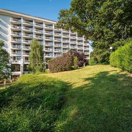 Prestige Grand & Aquapark Хотел 4*