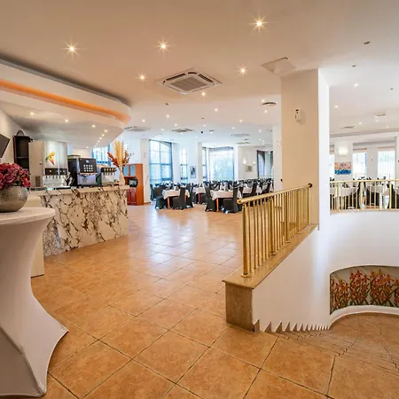 Prestige Grand & Aquapark Золоті Піски