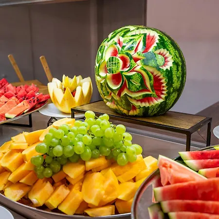 Prestige Grand & Aquapark Готель 4*