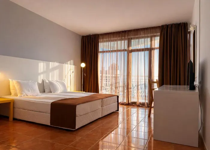 Prestige Grand Hotel & Aquapark Отель Золотые Пески